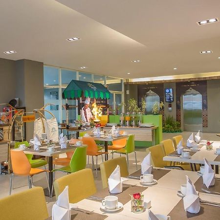 Khas Gresik Hotel ภายนอก รูปภาพ