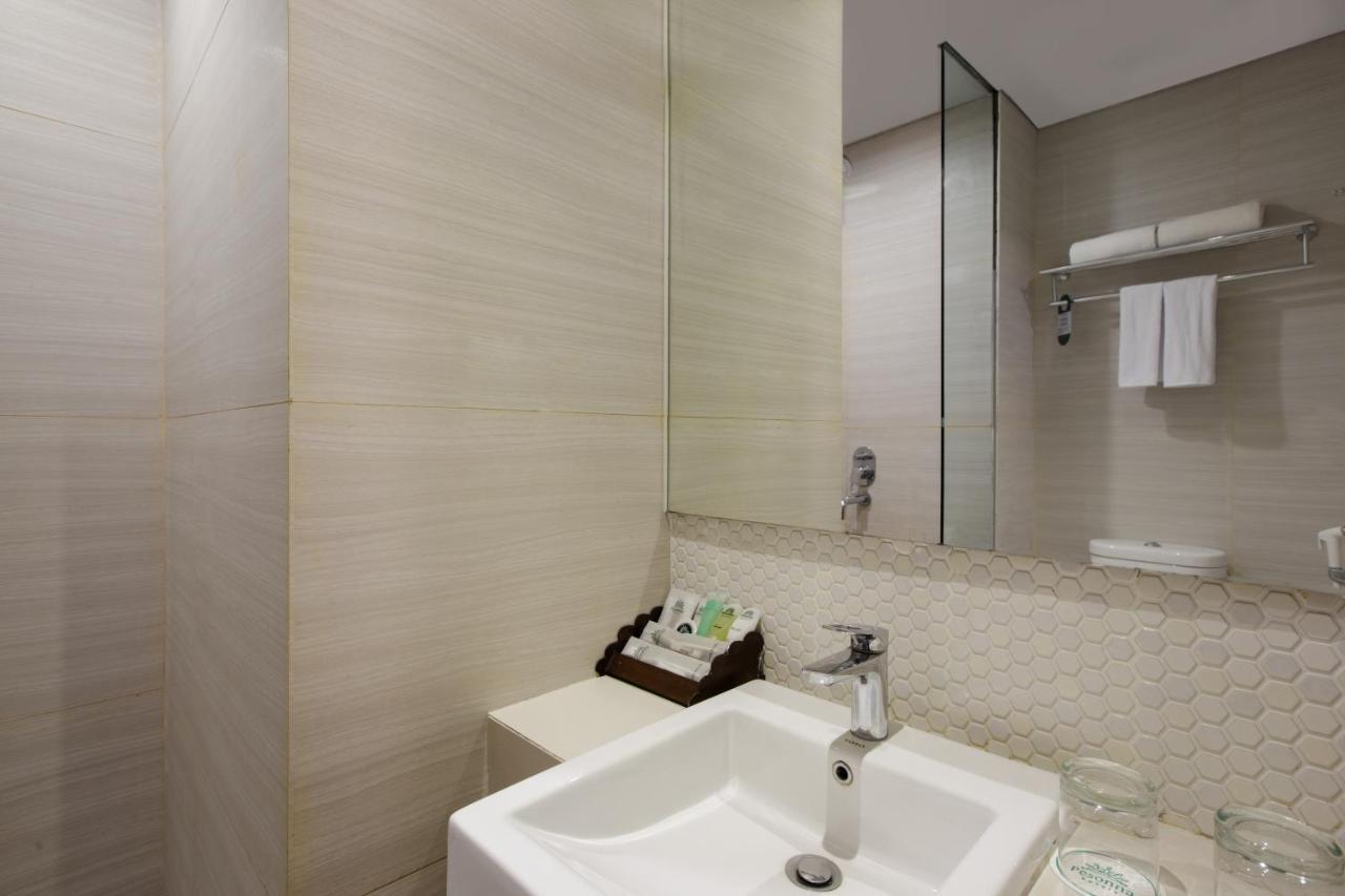 Khas Gresik Hotel ภายนอก รูปภาพ