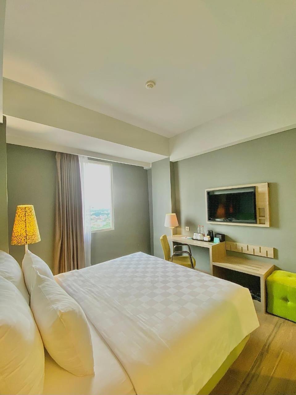 Khas Gresik Hotel ภายนอก รูปภาพ