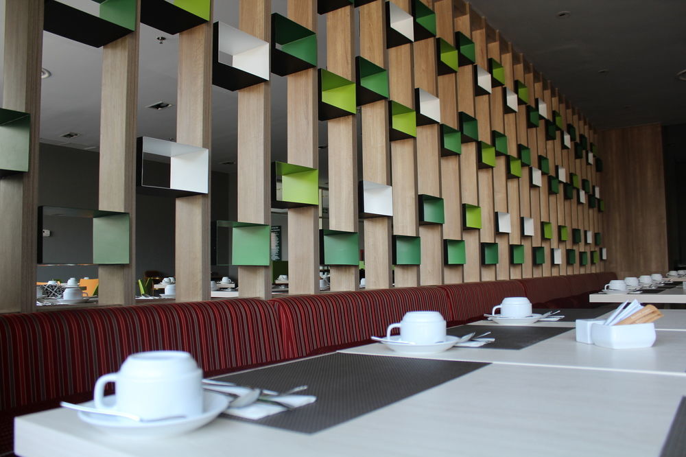 Khas Gresik Hotel ภายนอก รูปภาพ